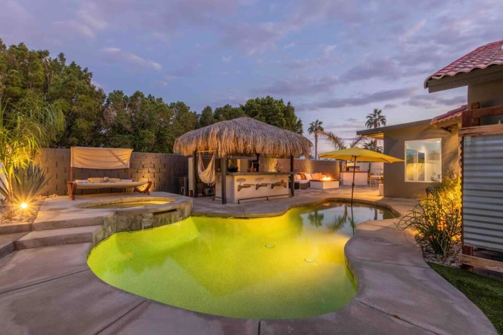 Desert Paradise Salt Water Pool & Spa 1 Mile To Coachella Fest อินดิโอ ภายนอก รูปภาพ
