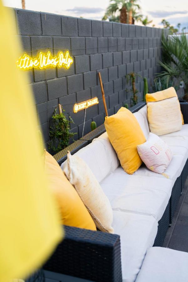 Desert Paradise Salt Water Pool & Spa 1 Mile To Coachella Fest อินดิโอ ภายนอก รูปภาพ